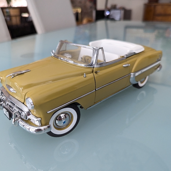 Sun Star 1953 Chevrolet Bel Air Convertible Die Cast Model Car Collectible 1:18 - Picture 5 of 12